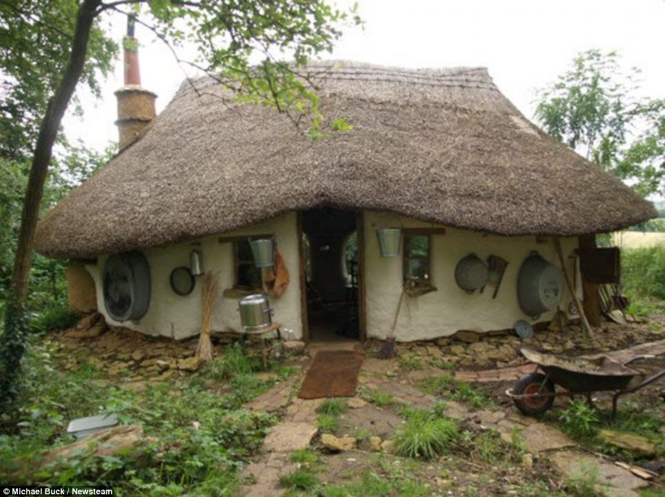 Cob house built for 150 pounds Cob house built for 150 pounds