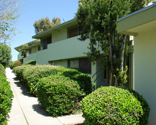 Laurelwood Apartments