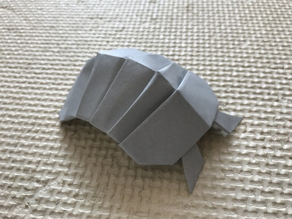 折り紙で簡単 ダンゴムシの折り方 作り方 ガムシャラナ子育て