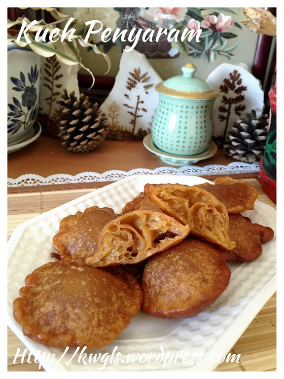 Penyaram, Pinjaram or Kue Cucur Gula Merah (UFO Kuih 