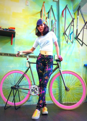 TAIWAN FIXEDGEAR SHOP X OZOTW CAP X S8 COMPLETE BIKE X OZOTW HANDMADE GLOVE X OZOTW STENCIL T-SHIRT X OZOTW JEANS