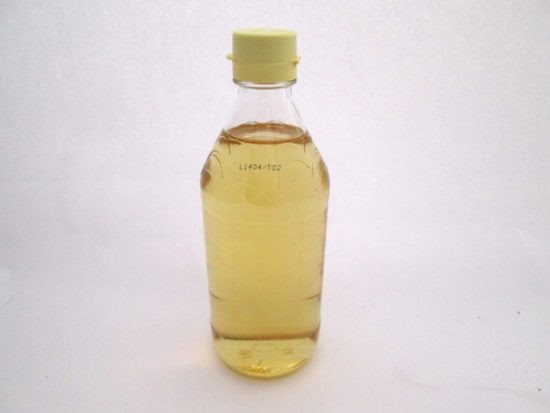 お酢スプレーでアブラムシの進撃を止める バラの害虫予防