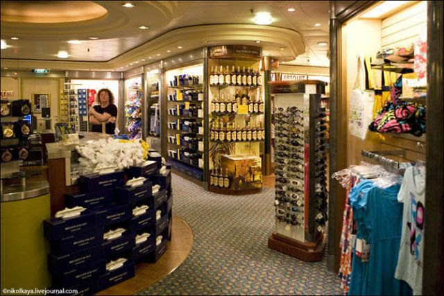 Voyage on One of the World’s Largest Cruise Ships (37 pics)