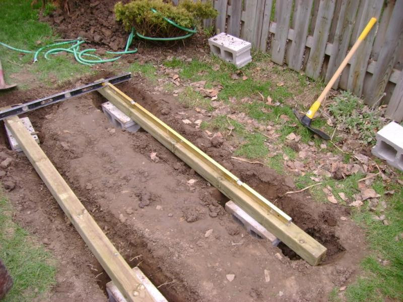 LosKy: How to make a shed base using breeze blocks