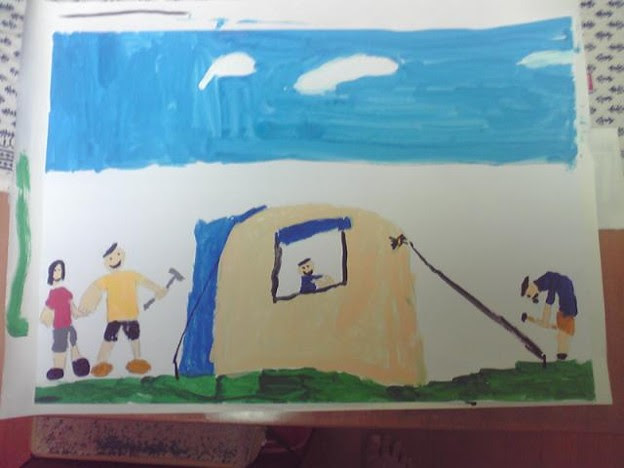2年生の息子の夏休みの宿題 絵画 完成 キャンプのテント設営だそう 写真共有サイト フォト蔵