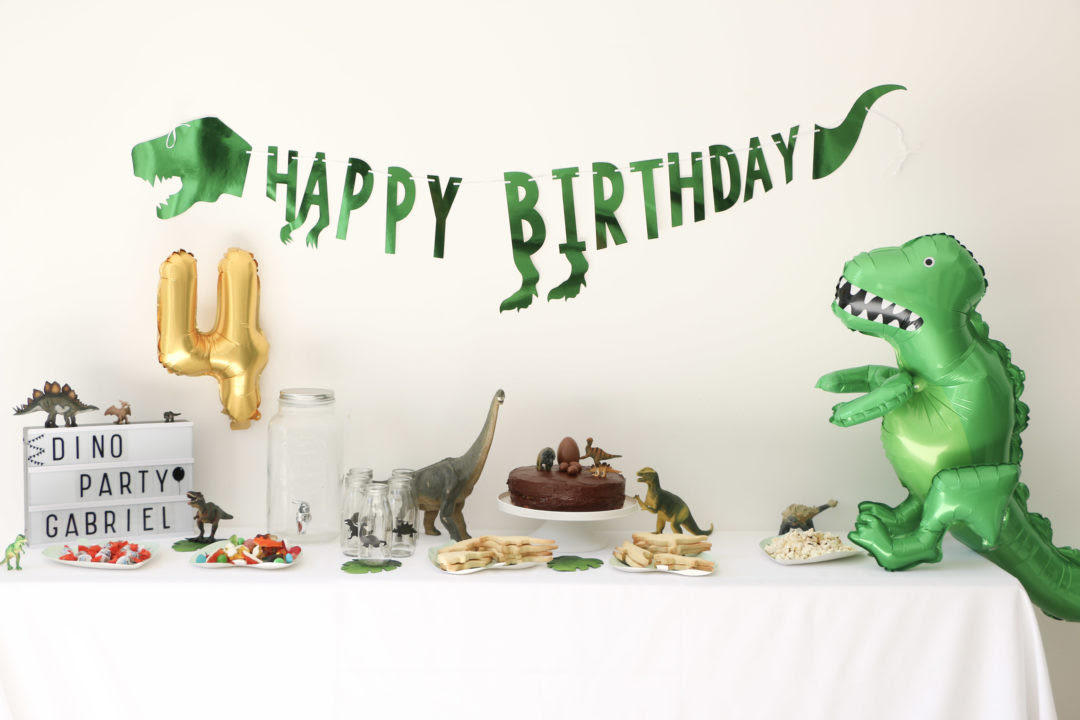 Un Anniversaire Dinosaures Pour Ses 4 Ans Summer Girl