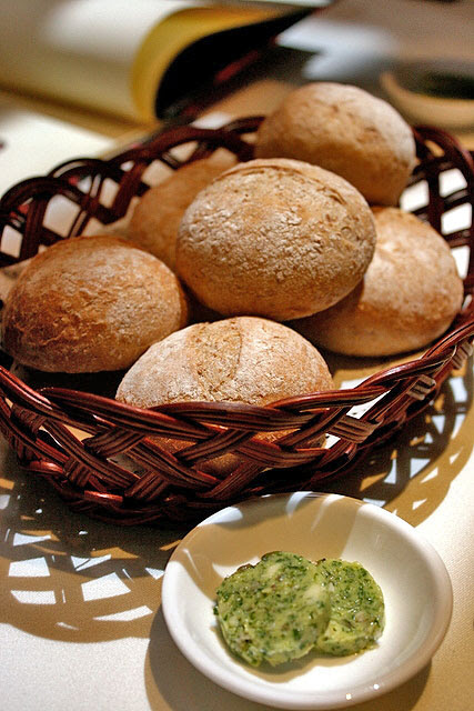 Bread rolls with homemade garlic butter