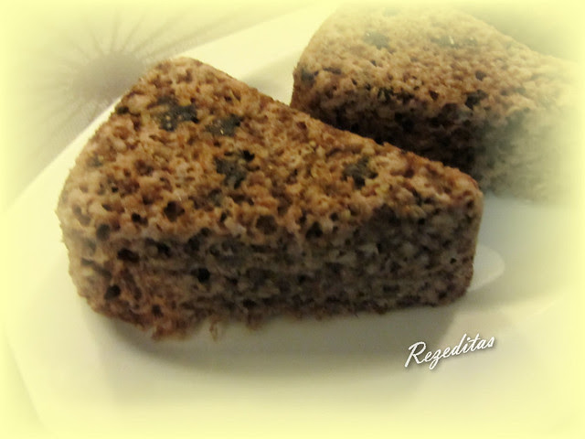 BOLLITOS DE SALVADOS CON TOMATE SECO Y CHOCOLATE CON SAL
