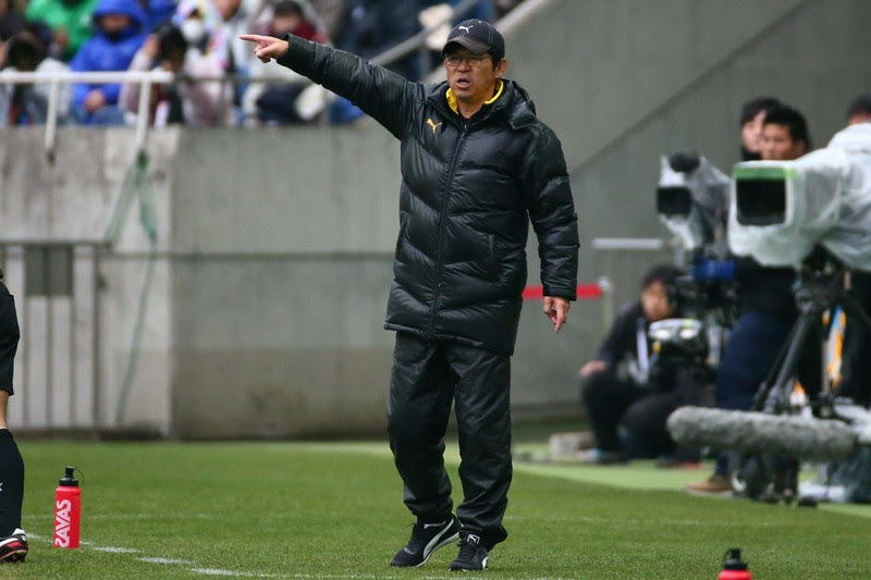 情熱は衰え知らず 前橋育英を日本一に導いた山田耕介校長が選手たちと寮生活を送る理由 サッカーダイジェストweb
