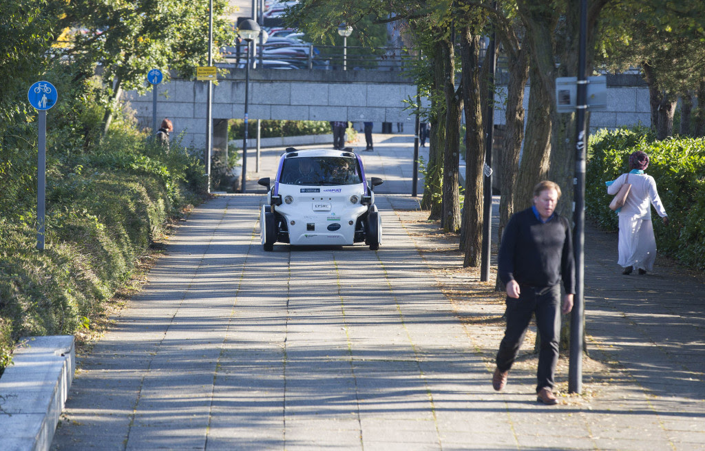 Driverless cars tested in UK for first time