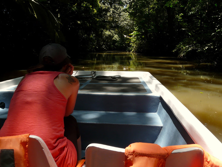 En lancha por los canales de Tortuguero
