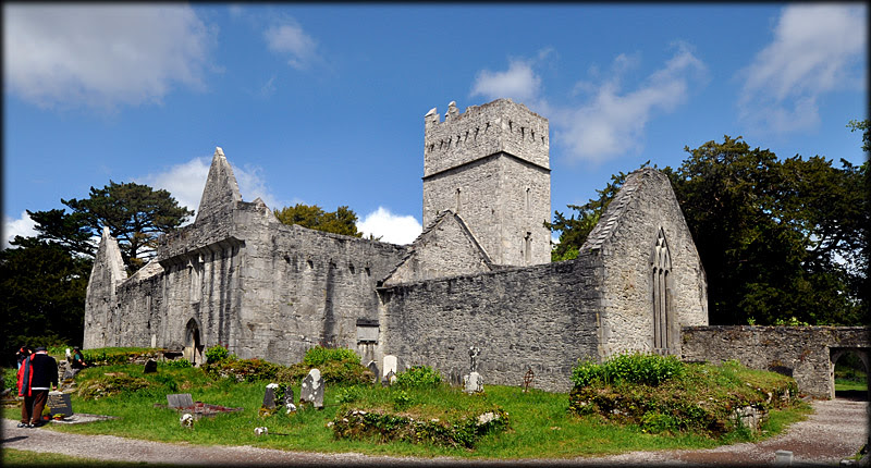 Resultado de imagem para Muckross Abbey