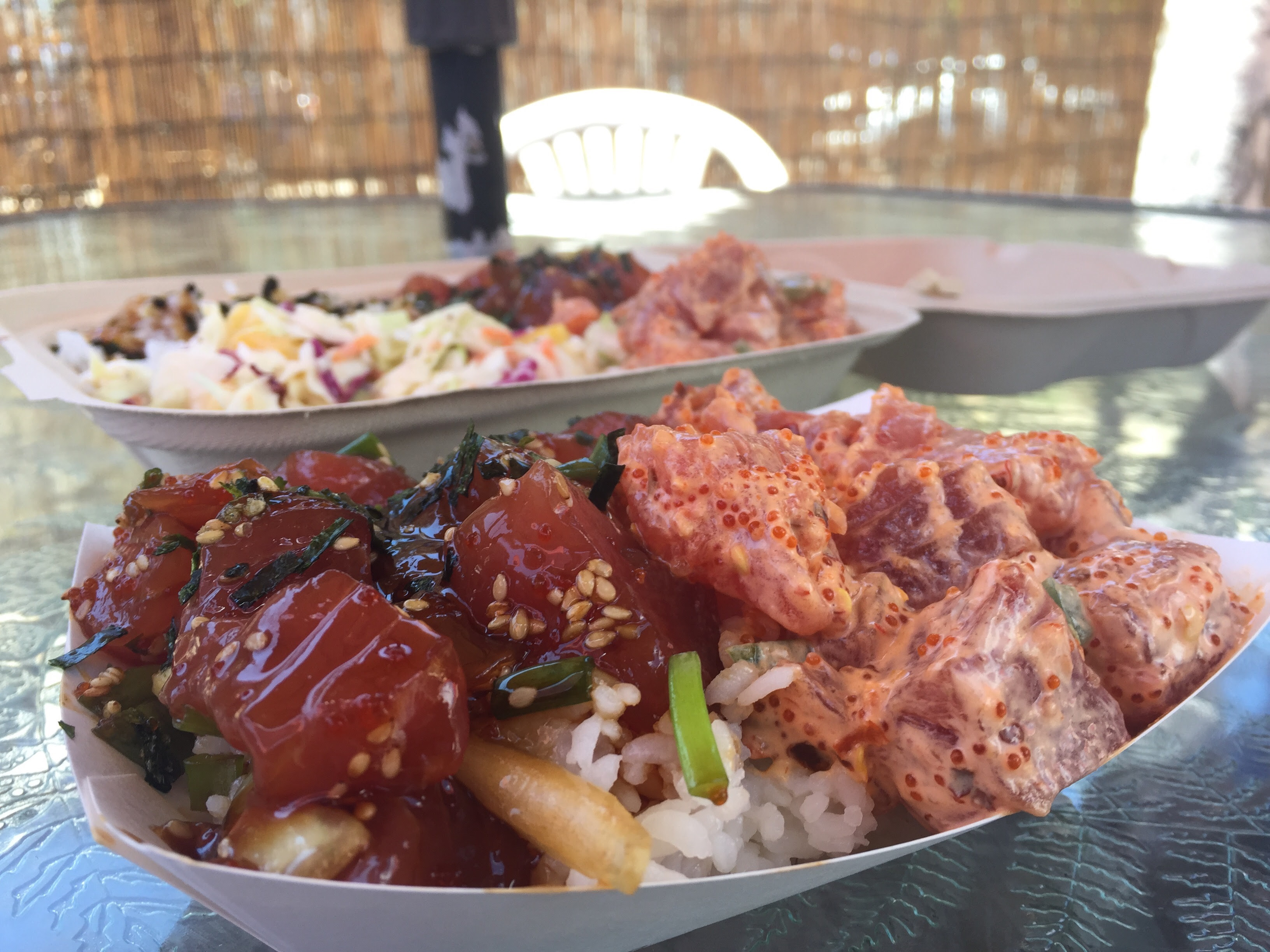 最近我們非常喜歡吃的一種東西——Poke。圖爲 South Maui Fish Company 供應的 Poke