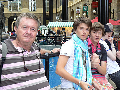 portraits dans Hay's Galleria.jpg