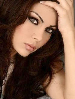 هيفا وهبي تتصدر "أكثر 30 امرأة عربية إثارة في الإعلام" وروبي الأخيرة