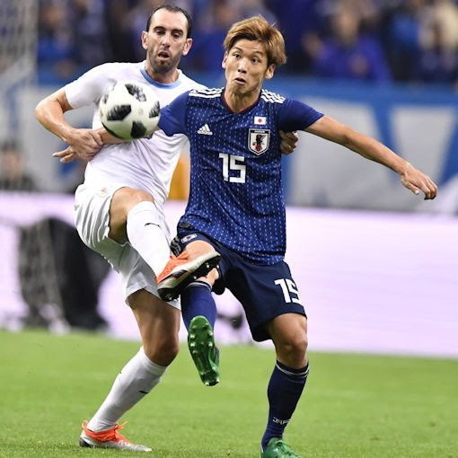 あのゴディンと互角 大迫勇也の 半端ないポストプレー に南野拓実も めっちゃ収めてくれた と感嘆 サッカーダイジェストweb