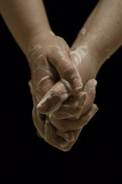Quirón Málaga y Marbella lanzan una campaña sobre la importancia de la higiene de manos para salvar vidas