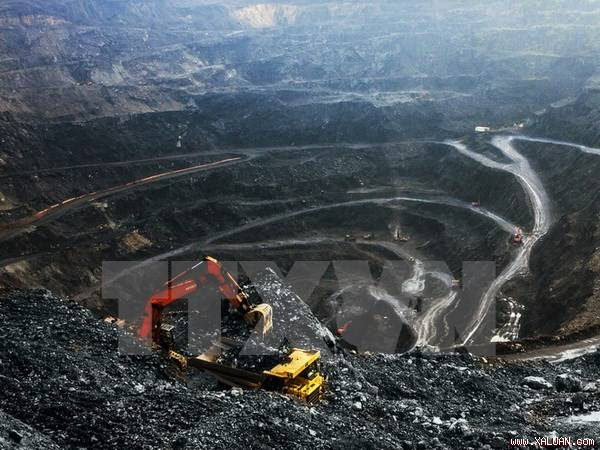 Trên khai trường mỏ than Khánh Hòa, tỉnh Thái Nguyên.