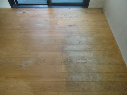 フローリングのキズやカビでお困りのお客さま 川崎市の住宅リフォーム 株式会社マスターホープ