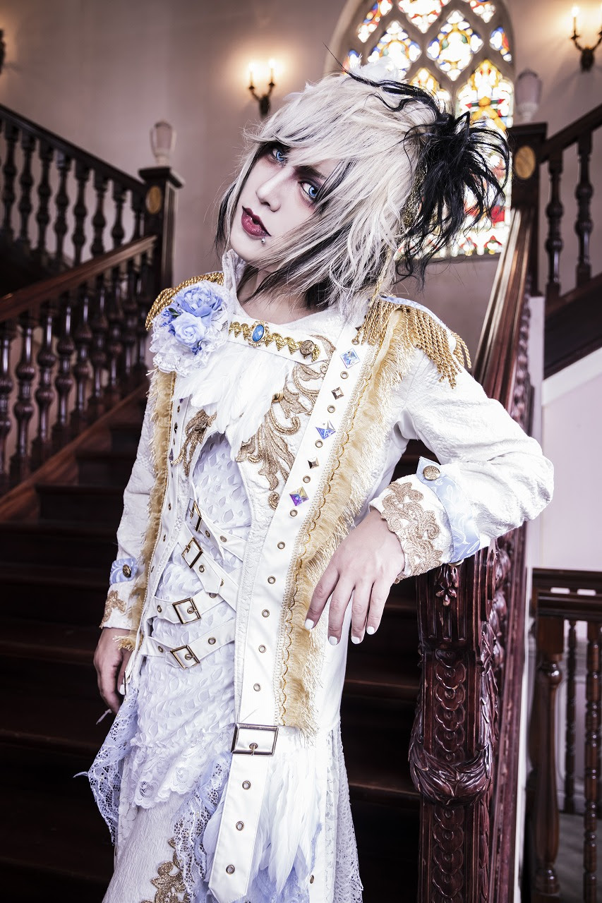 Scarlet Valseのドラマーyo Heyのbirthday Special Liveを二部構成 異なる衣装姿で開催 Visulife