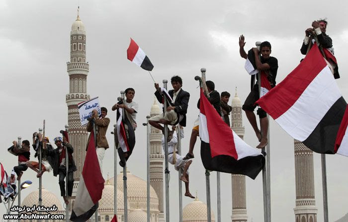 صور حول العالم : صلاة الغائب على بن لادن + مصارعة ملكات البقر .. والمزيد