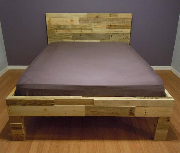 Pallet End Table as well Queen Size Pallet Bed in addition DIY Pallet 