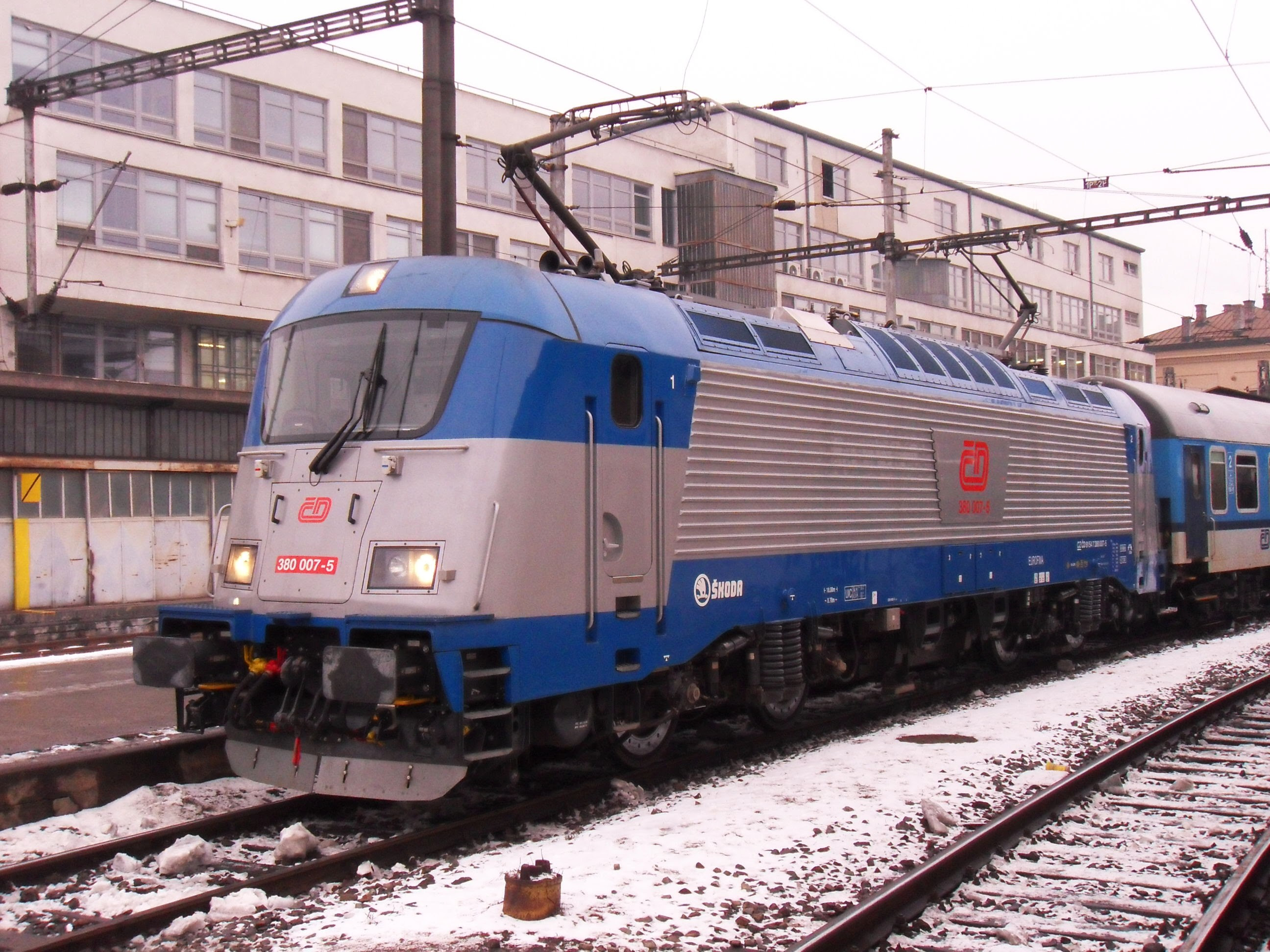 Brno, hlavní nádraží, lokomotiva 380.007 (03).jpg