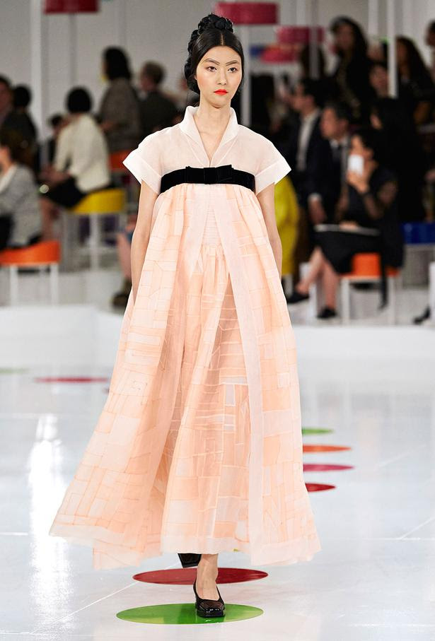 Why South Korea Is Fashion s New Hotspot Viva Why South Korea Is Fashion s New Hotspot Viva