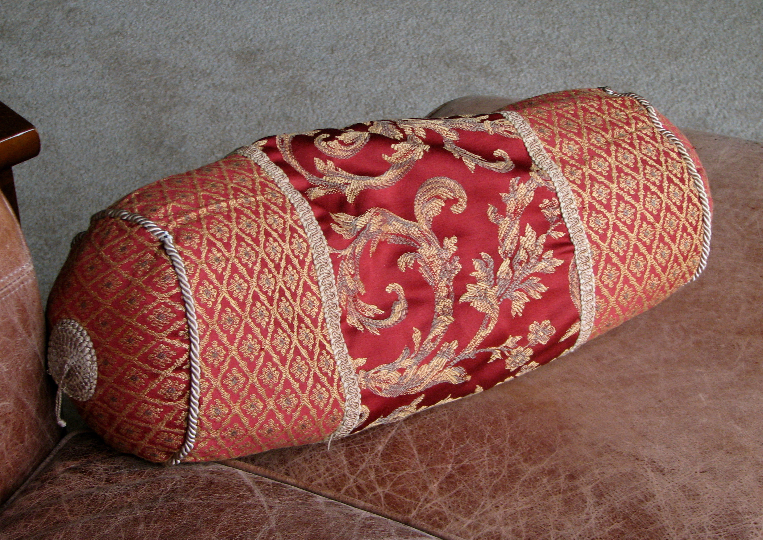 Throw pillow - Wikipedia, the free encyclopedia