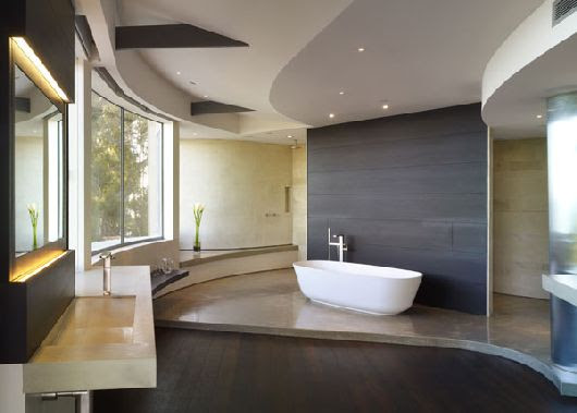 Spectacular Views of the Pacific: Luxurious Point Dume Residence in Malibu 