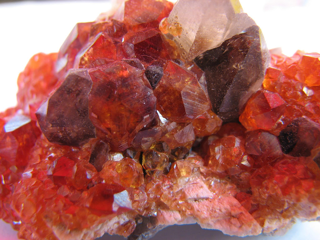 http://upload.wikimedia.org/wikipedia/commons/e/e5/Orange_Garnet-sample2.jpg