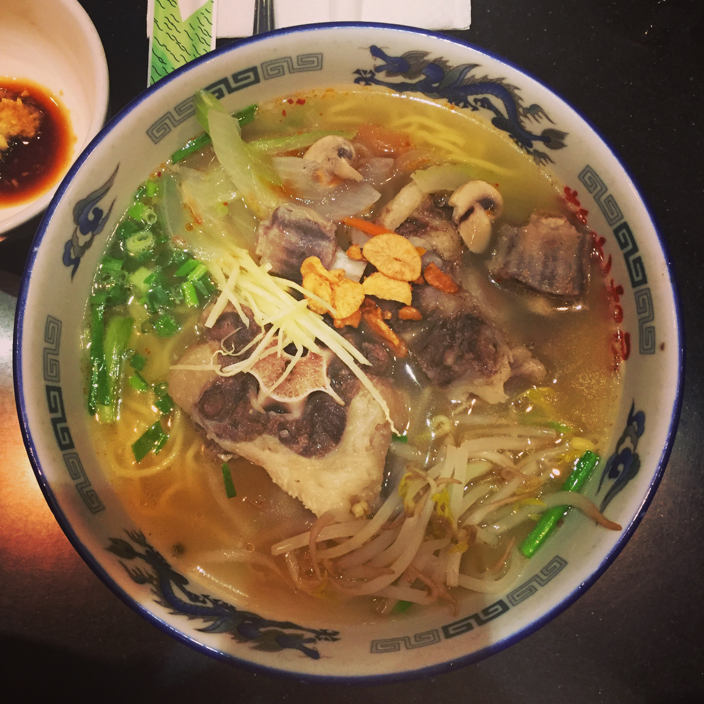 Ramen Nakamura，Waikiki 一間非常火的拉麪店，很正宗。