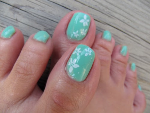 konad nail art with green minty design