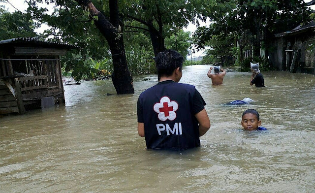 Tindaklanjuti Instruksi IYL, PMI Kerahkan Relawan Evakuasi Korban Banjir