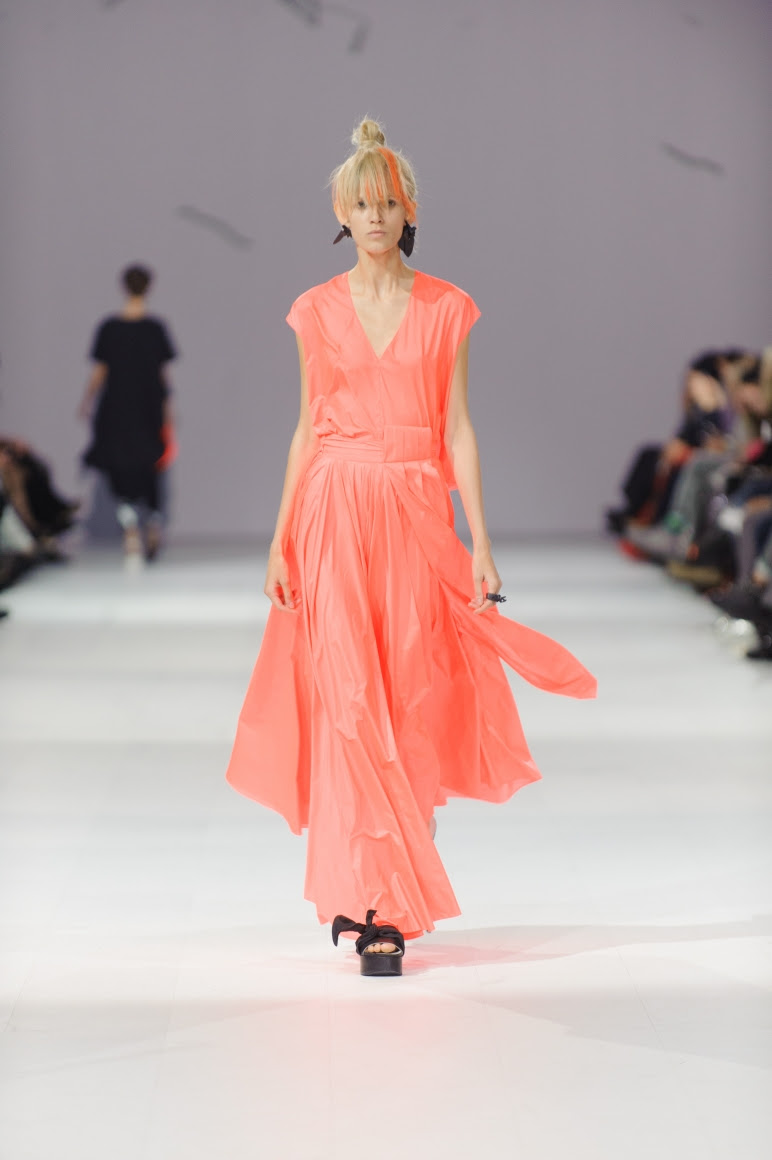 http://vogue.ua/cache/gallery_x1160/uploads/image/13b/bbf/b08/5807b08bbf13b.jpeg