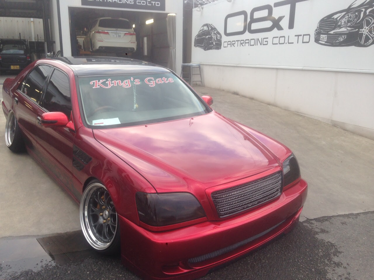 鬼キャンクラウン タイヤ交換 O O T Cartrading