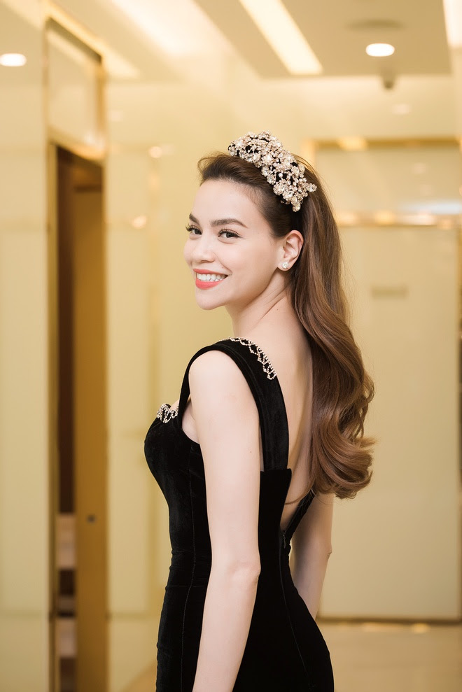  không đáng nghệ sĩ đeo mặt nạ, sau đây là câu trả lời chỉ Hà Hồ -. Ảnh 2. "title =" hidden nghệ sĩ không xứng đáng, đây là câu trả lời chỉ Hà Hồ - Ảnh 2. "rel =" lightbox "PHOTOID =" fd1daf70-3c54-11e7-b2d0-cdf7a36e9bbc "type =" ảnh "style =" max-width: 100%; "dữ liệu ban đầu =" http://ift.tt/2q2IP21 "width =" "height =" "> </div> <div class=