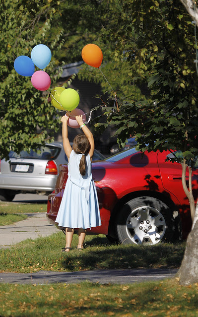 balloon girl