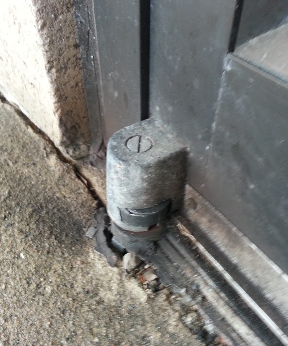 Commercial Door Pivot Hinges 593 x 712 · 260 kB · jpeg