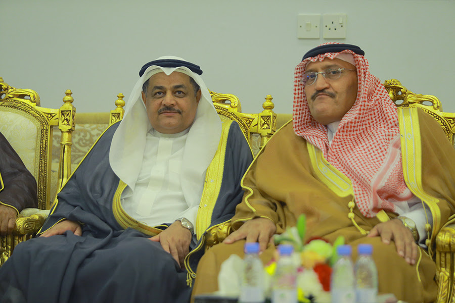 اسرة العثيم تكرم الامير الدكتور