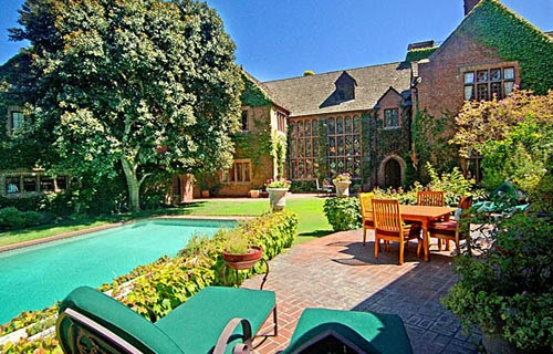 hollywood pool