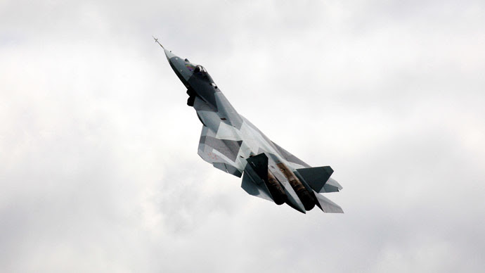 Teste de vôo da quinta geração de aviões de combate T-50 desenhado por Sukhoi OKB (RIA Novosti / Alexei Druzhinin)