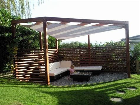 pergola holz mit sonnensegel ged sitzplatz sonnenschutz
