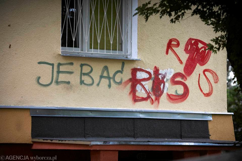 NO TO GRAFFITI. Szefowie ŁKS i Widzewa popierają akcję