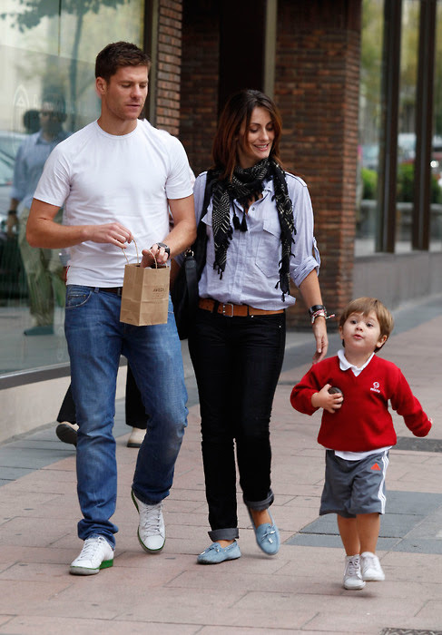 スペイン代表 サッカー ガールフレンド 妻 が美人すぎる 世間の気になること