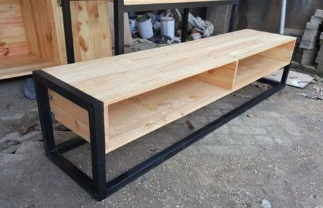 10 Desain Meja TV Dari Kayu Palet Bekas Jati Belanda 10 Desain Meja TV Dari Kayu Palet Bekas Jati Belanda