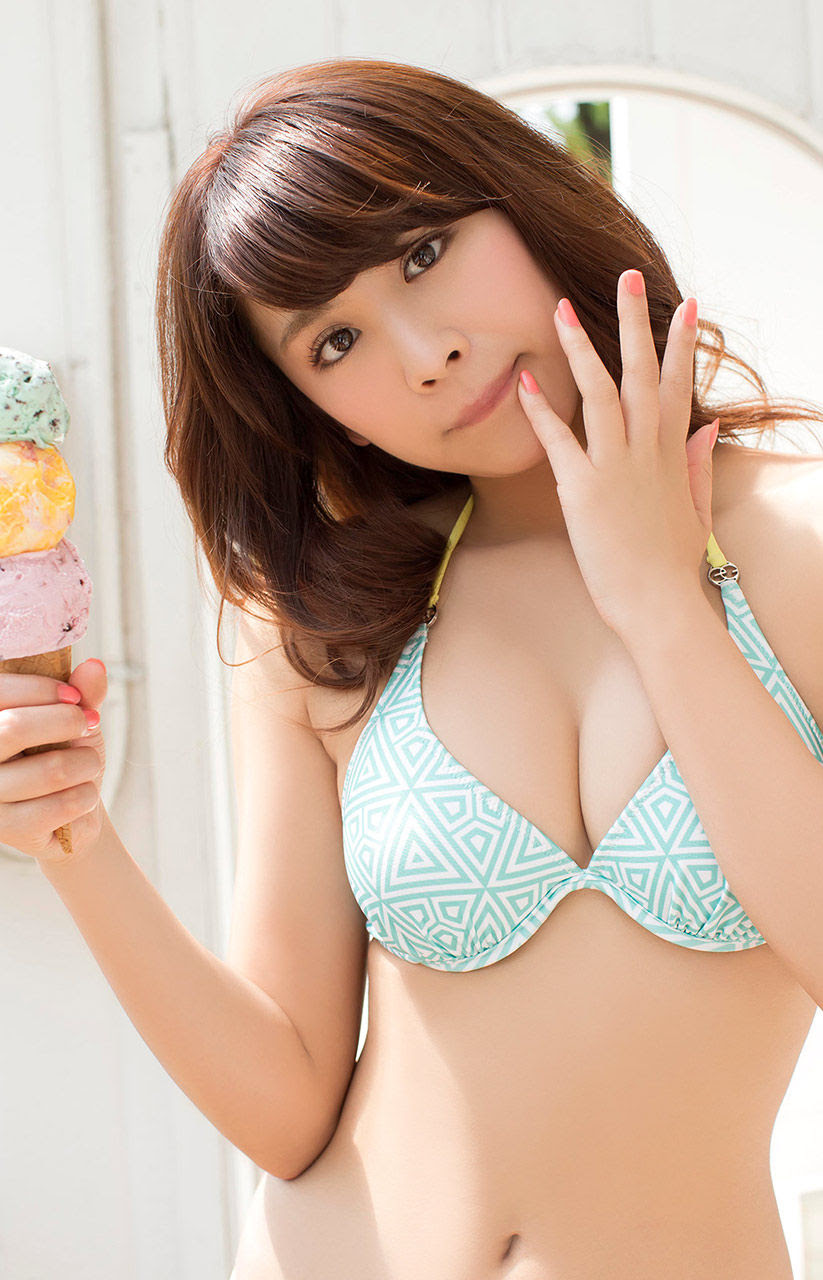 150枚 グラビア写真集も人気 久松郁実の水着姿のかわいい高画質な画像 壁紙 写真まとめサイト Pictas