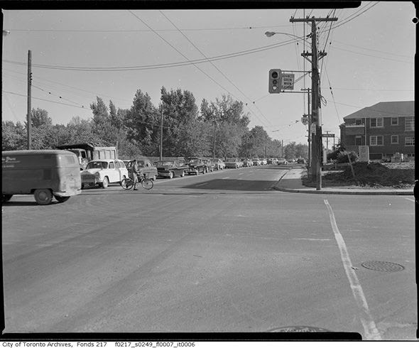 2014319-ave-lawrence-1961.jpg