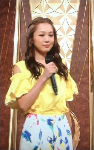 西野カナのガーリーコーデが可愛い 音楽の日２０１６で着てた イエローの肩あきフリルは Lovelionlife