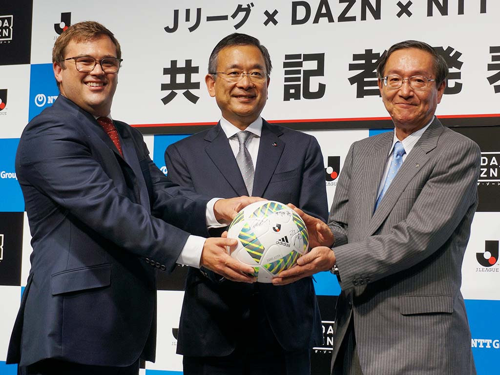 Jリーグとdazn 10年間で2 100億円の放映権契約 17年からdaznでjリーグ配信 Av Watch